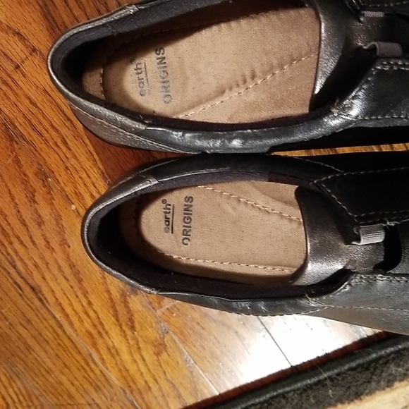 Earth Origins Leather slip-ons - Picture 8 of 10